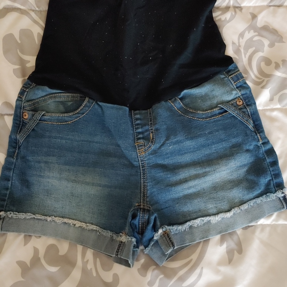 Maternity shorts